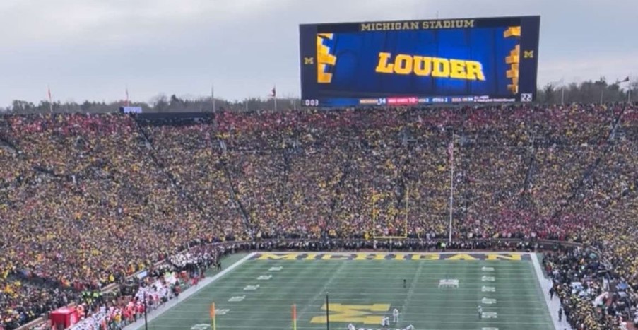 Crowds filling Michigan Stadium
